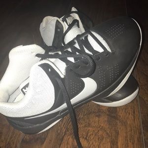 NWOT Nike Tennis/Basketball Shoes